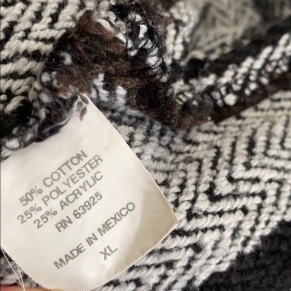 Miguel Geraldo Mexican hoodie / poncho - Picture 3 of 8